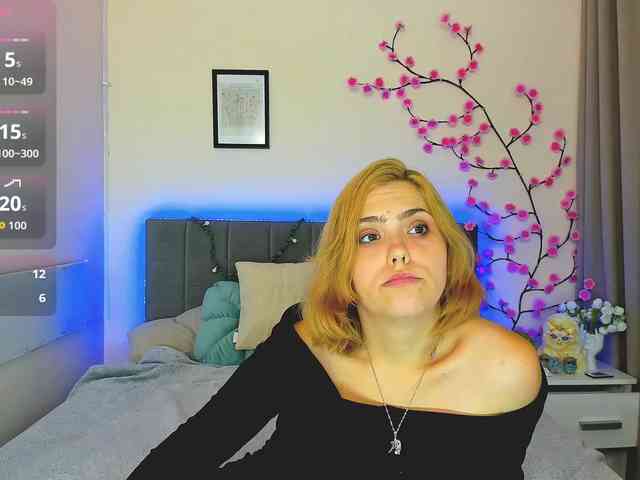 DellaRowwe webcam