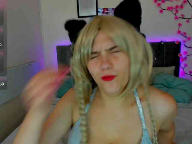 DellaRowwe webcam
