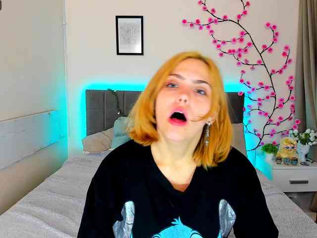 DellaRowwe webcam