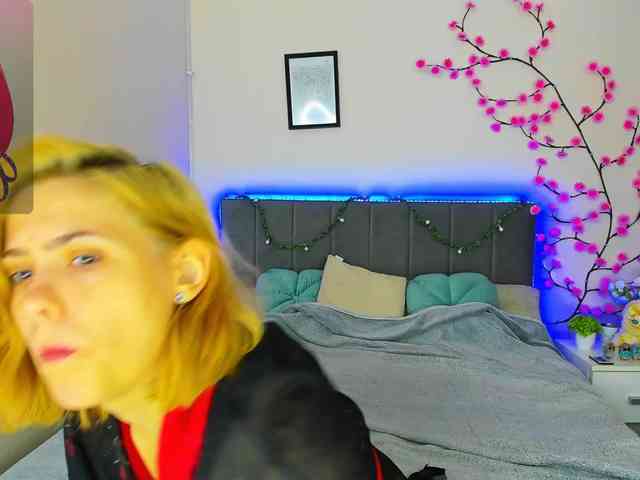 DellaRowwe webcam