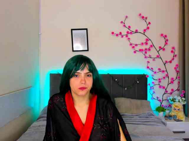 DellaRowwe Live Webcam on BongaCams