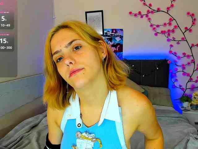 DellaRowwe webcam