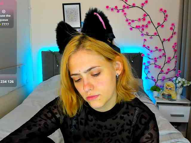 DellaRowwe webcam