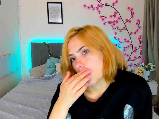 DellaRowwe webcam