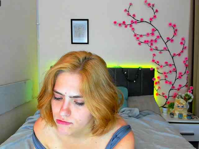 DellaRowwe webcam
