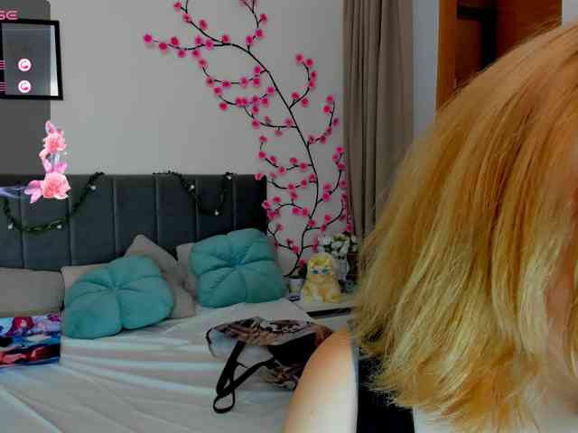 DellaRowwe webcam