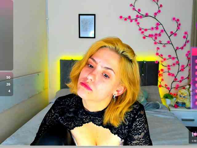 DellaRowwe webcam
