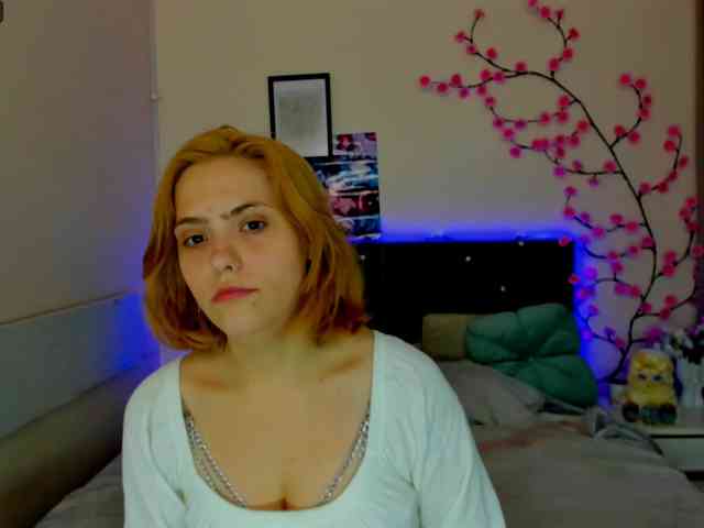 DellaRowwe webcam
