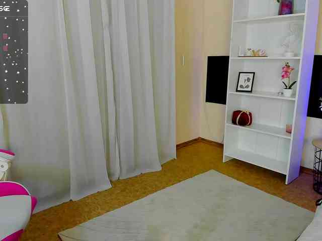 DellaRowwe webcam