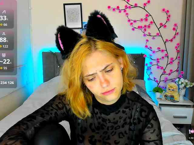 DellaRowwe webcam