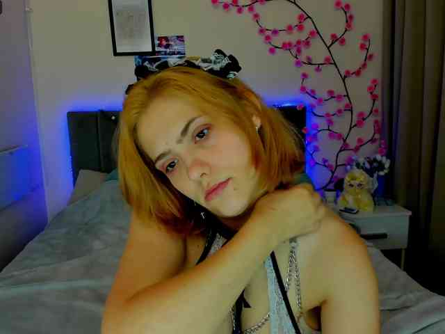 DellaRowwe webcam