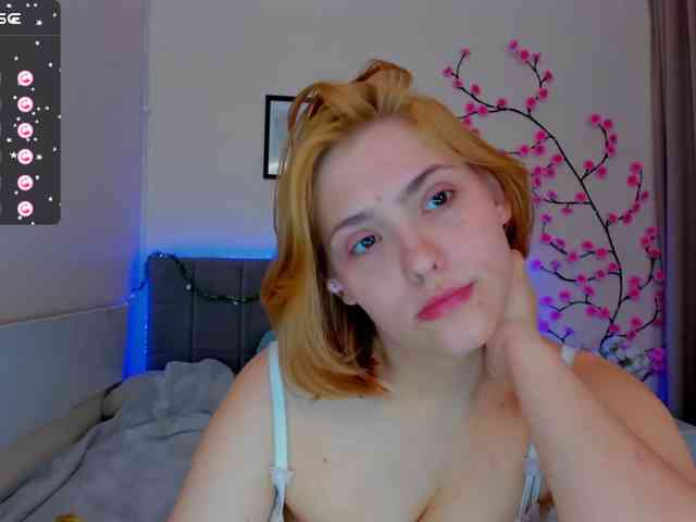DellaRowwe webcam