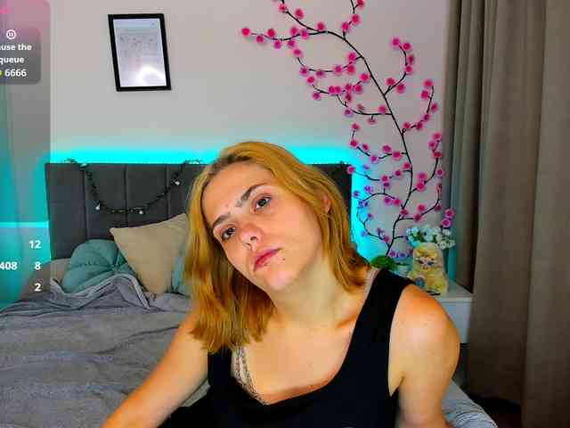 DellaRowwe webcam