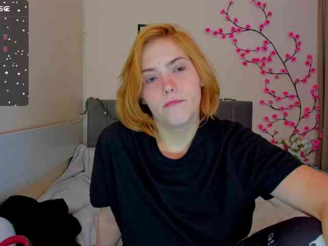DellaRowwe webcam