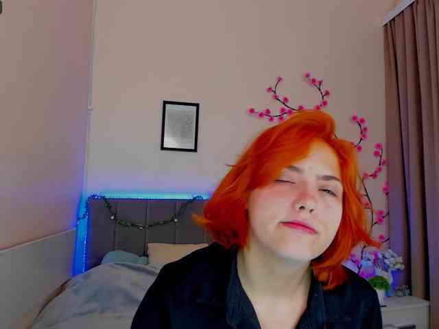 DellaRowwe webcam
