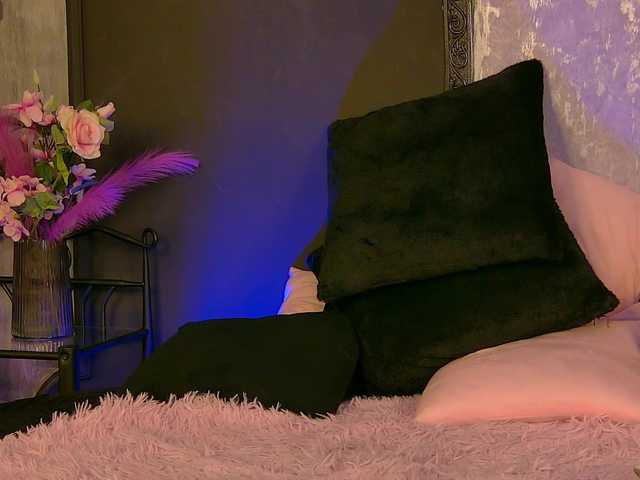 DivaCassie's BongaCams show and profile