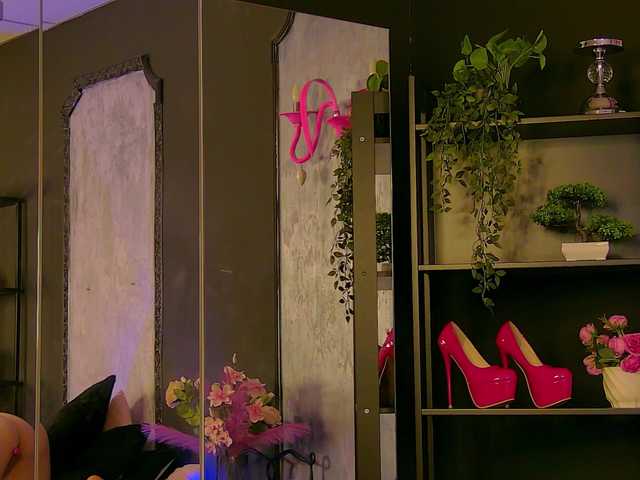 DivaCassie's BongaCams show and profile