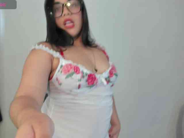 IvonneAshar webcam