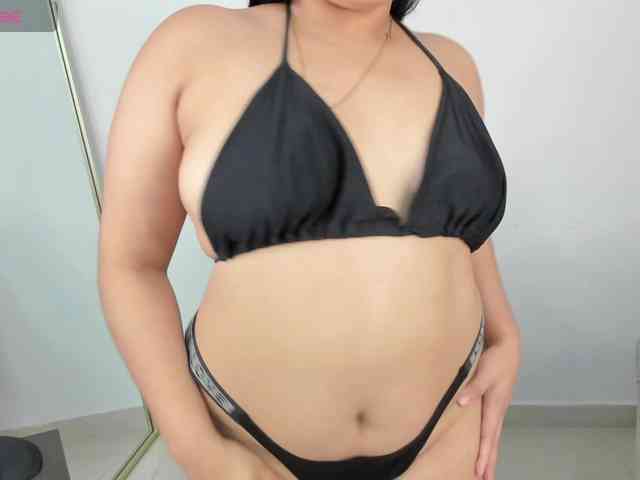 IvonneAshar webcam