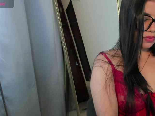 IvonneAshar webcam
