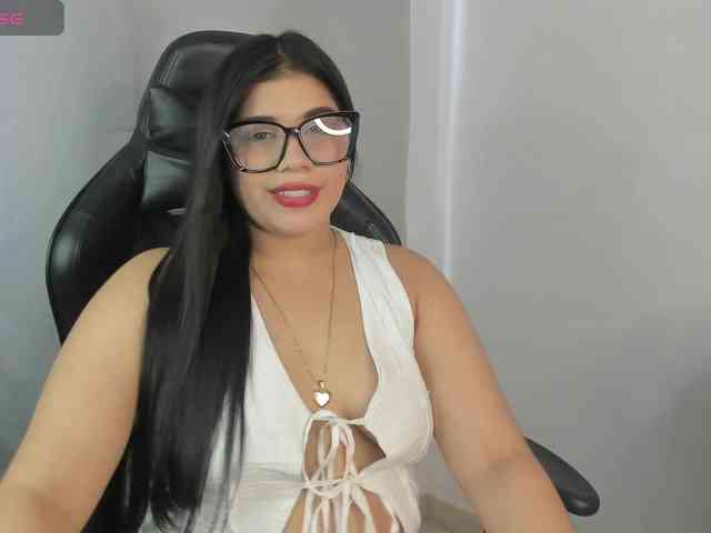 IvonneAshar webcam