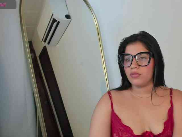 IvonneAshar webcam