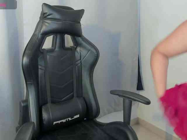 IvonneAshar webcam