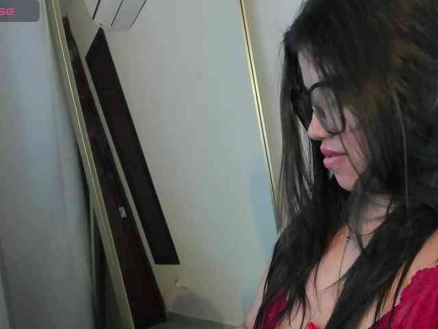 IvonneAshar webcam