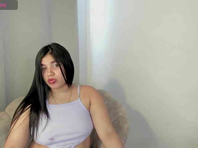 IvonneAshar webcam