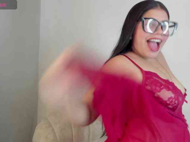 IvonneAshar webcam