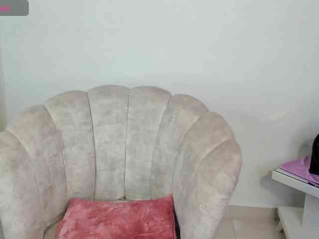 IvonneAshar webcam