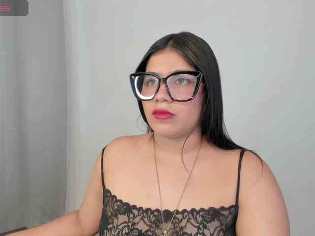 IvonneAshar webcam