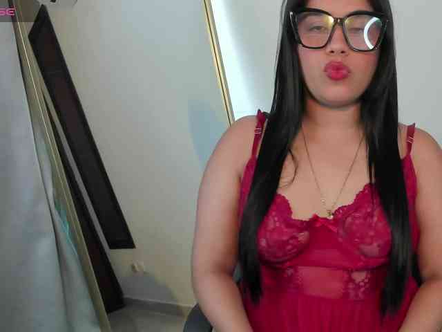 IvonneAshar webcam