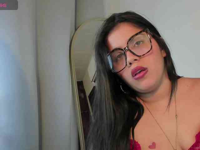 IvonneAshar webcam
