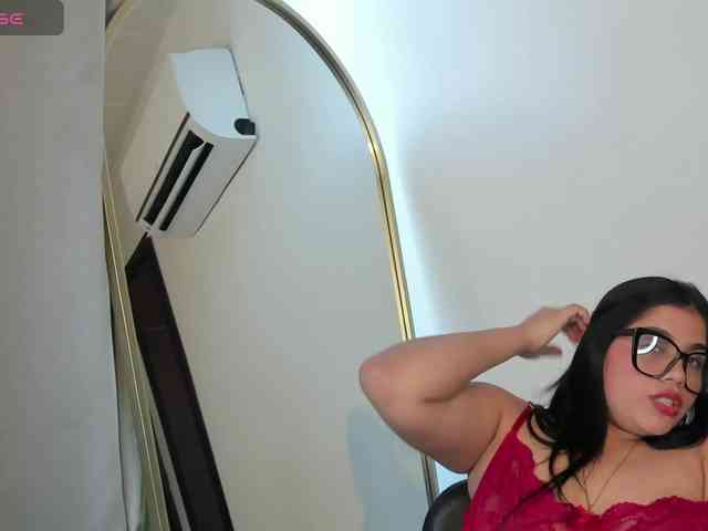 IvonneAshar webcam