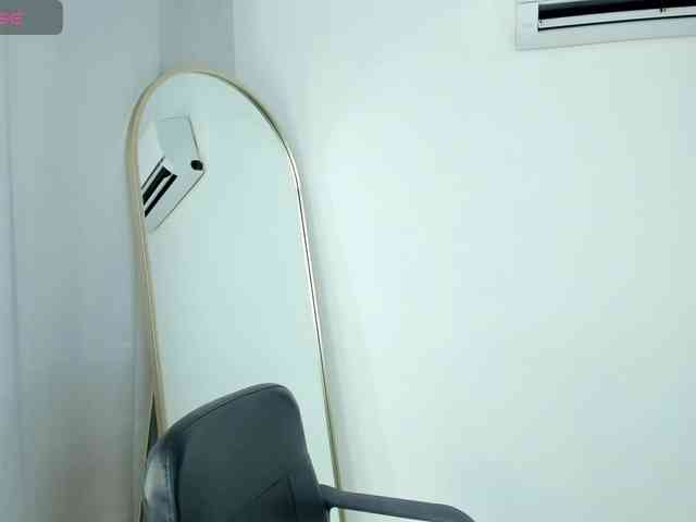 IvonneAshar webcam