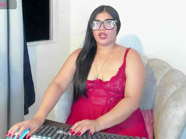 IvonneAshar webcam