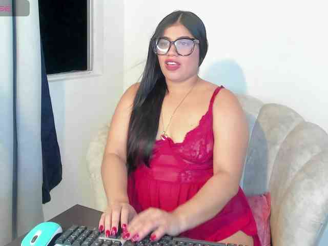 IvonneAshar webcam