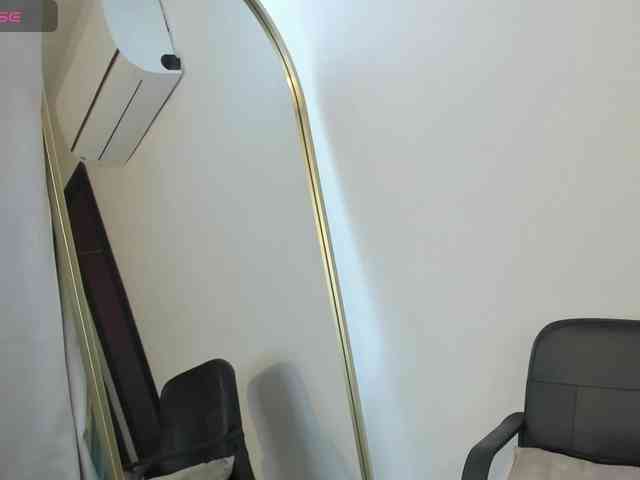 IvonneAshar webcam
