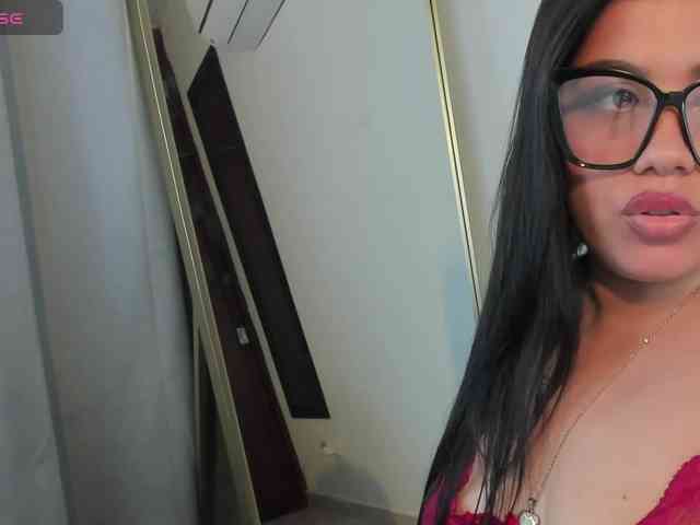 IvonneAshar webcam