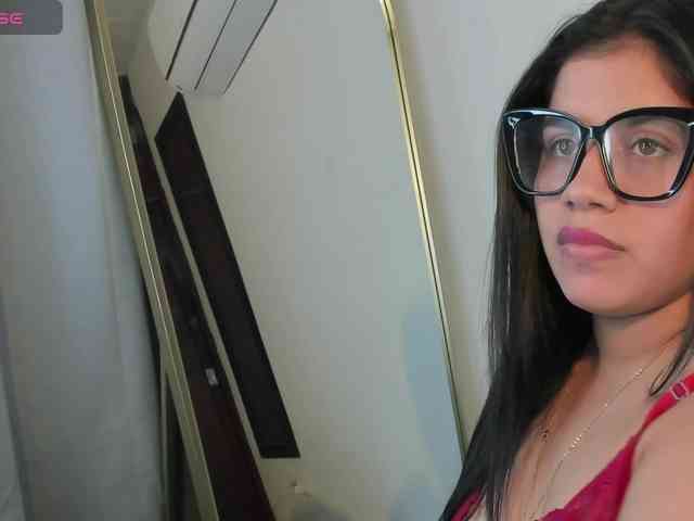 IvonneAshar webcam