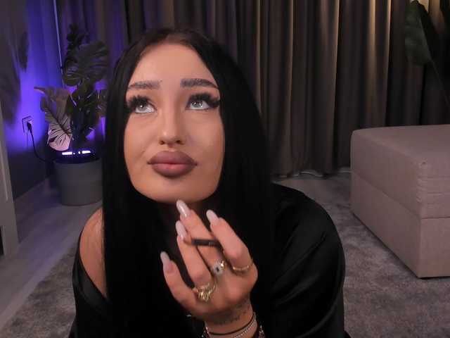 EmeraldKat's BongaCams show and profile