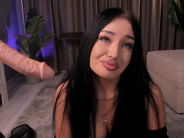 EmeraldKat's BongaCams show and profile