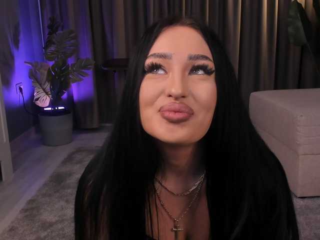 EmeraldKat's BongaCams show and profile