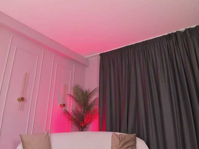 SilverEyesz's BongaCams show and profile