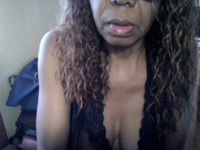 Famelapine live cam on BongaCams