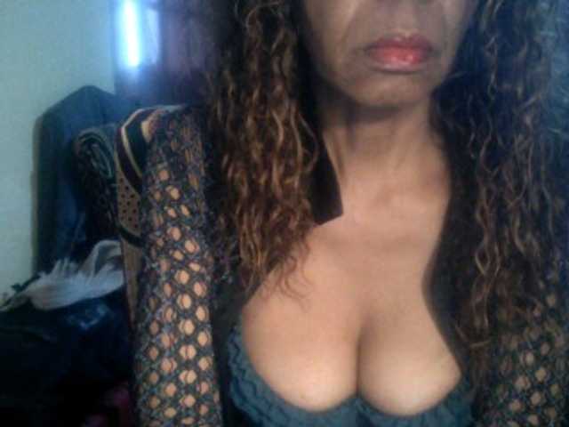Famelapine live cam on BongaCams