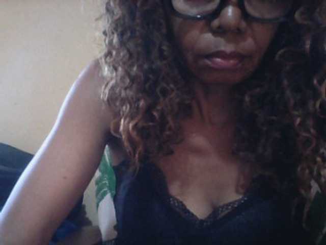 Famelapine — live female cam