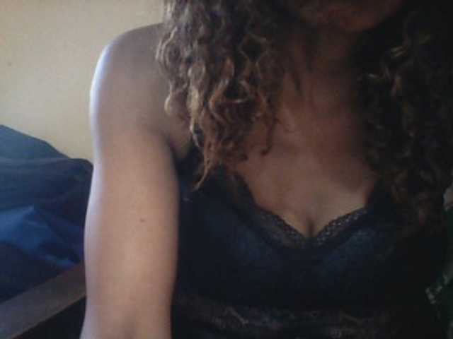 Famelapine — live female cam