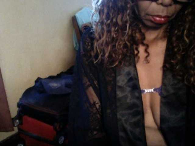 Famelapine live cam on BongaCams